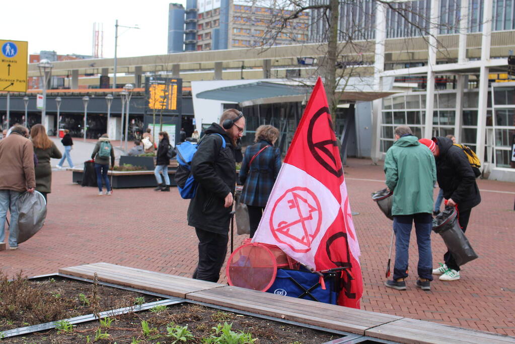 Schoonmaakactie door extinction rebellion