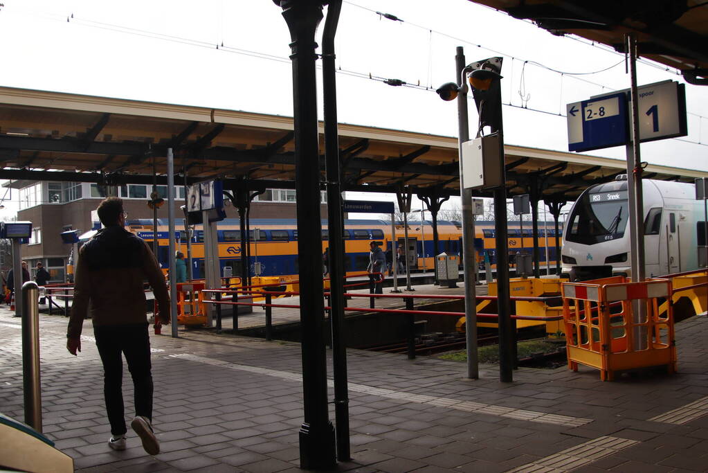 Geen treinverkeer en spoorweg geblokkeerd door stroomstoring