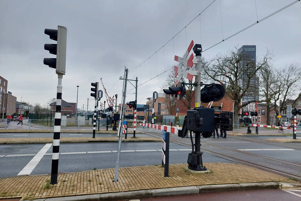 Geen treinverkeer en spoorweg geblokkeerd door stroomstoring