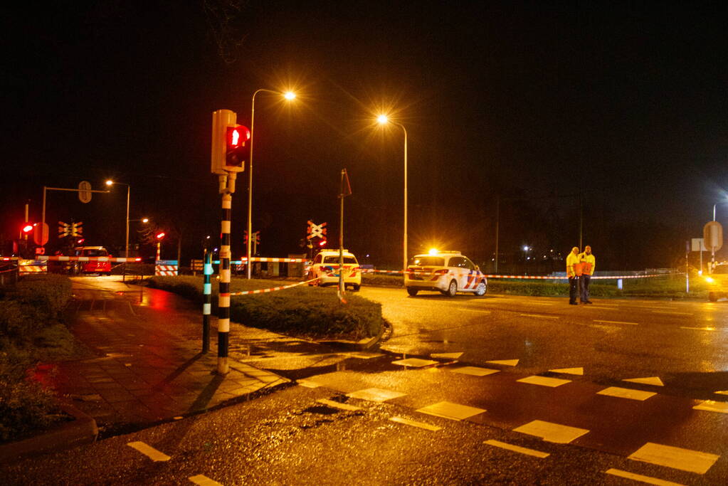 Treinverkeer gestremd en spoorovergangen dicht door aanrijding