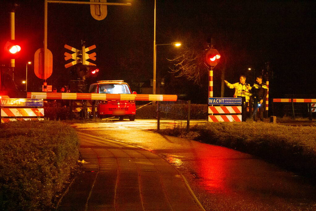 Treinverkeer gestremd en spoorovergangen dicht door aanrijding