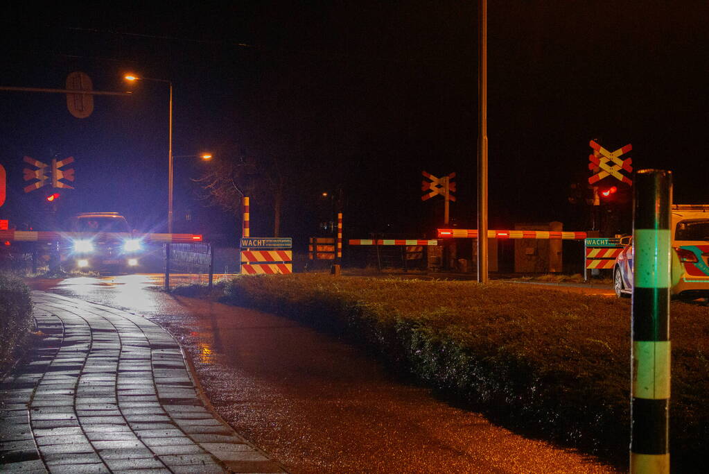 Treinverkeer gestremd en spoorovergangen dicht door aanrijding