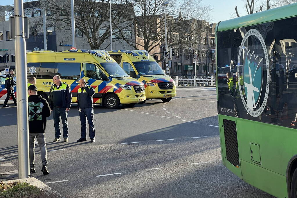 Traumateam ingezet bij aanrijding tussen lijnbus en fietser