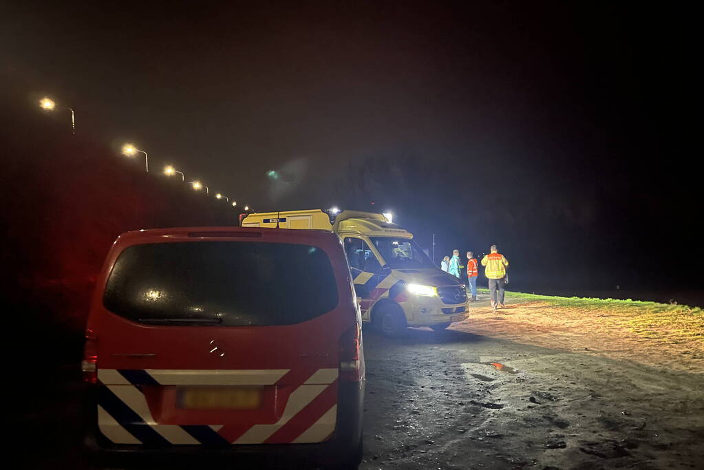 Gevonden kleding zorgt voor grote zoekactie in het water