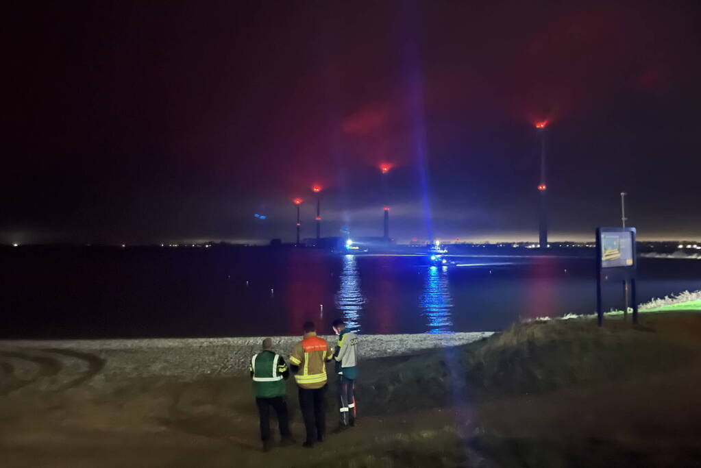 Gevonden kleding zorgt voor grote zoekactie in het water