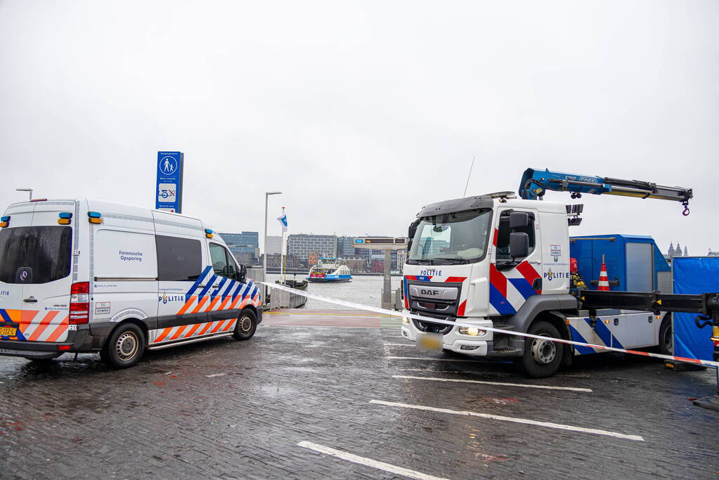 Overleden persoon aangetroffen in het water