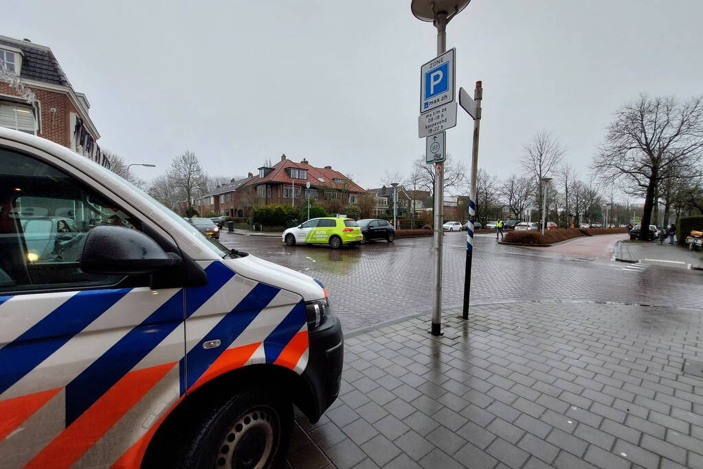 Fietser komt in aanrijding met personenauto