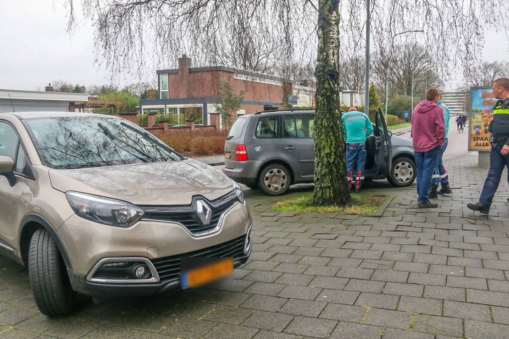 Auto naar huis geduwd na ongeval