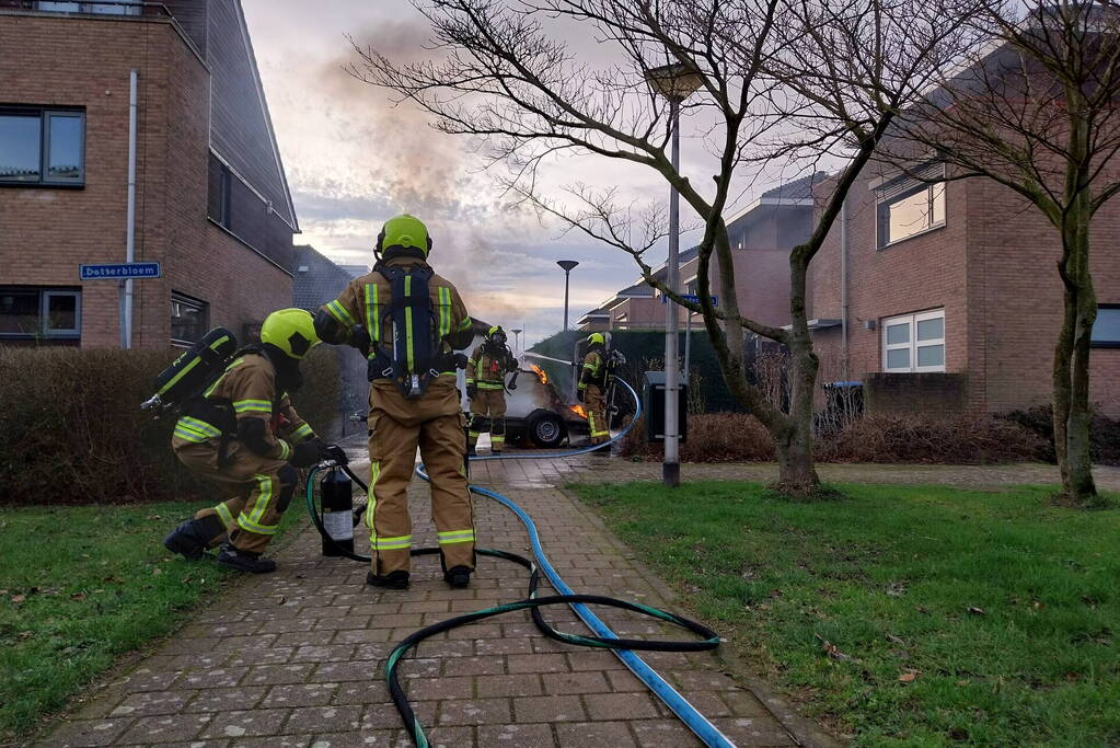 Aanhanger volledig in lichterlaaie