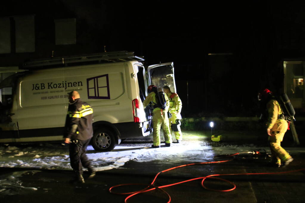 Onderzoek naar vermoedelijke brandstichting bestelbussen