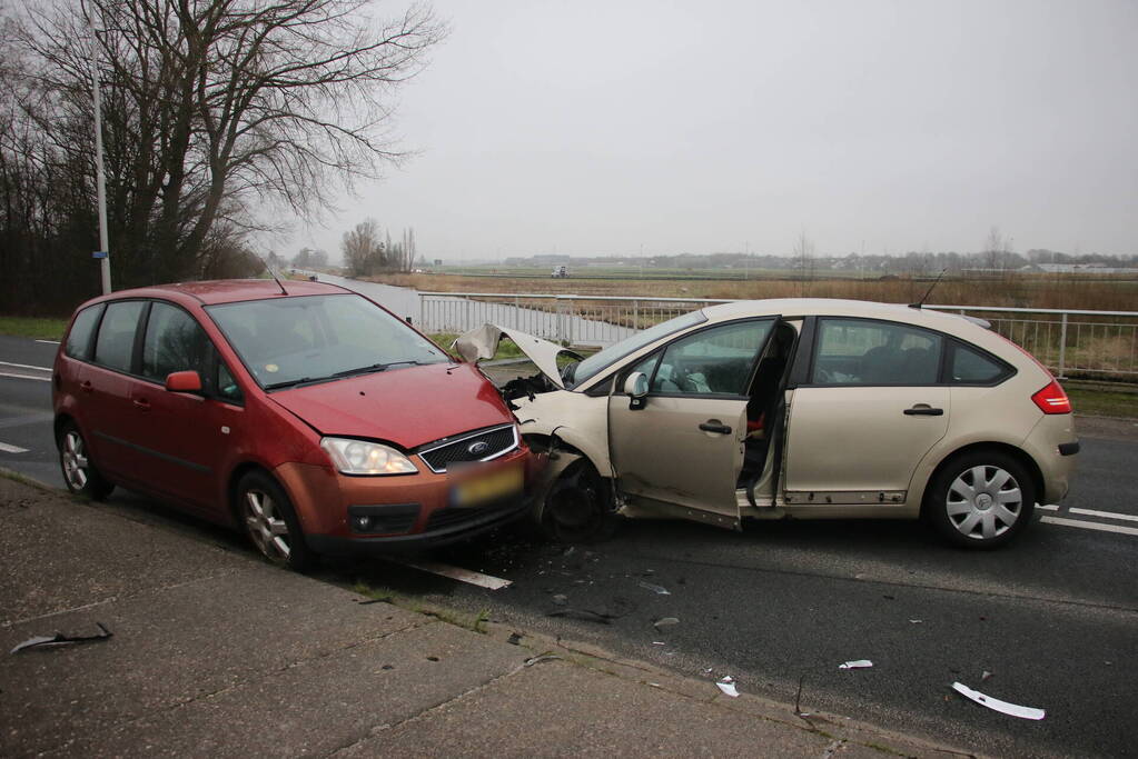 Veel bekeuringen bij frontale botsing