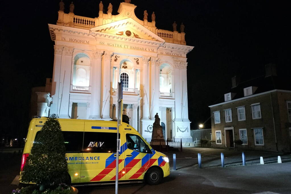 Hulpdiensten ingezet voor persoon op hoogte