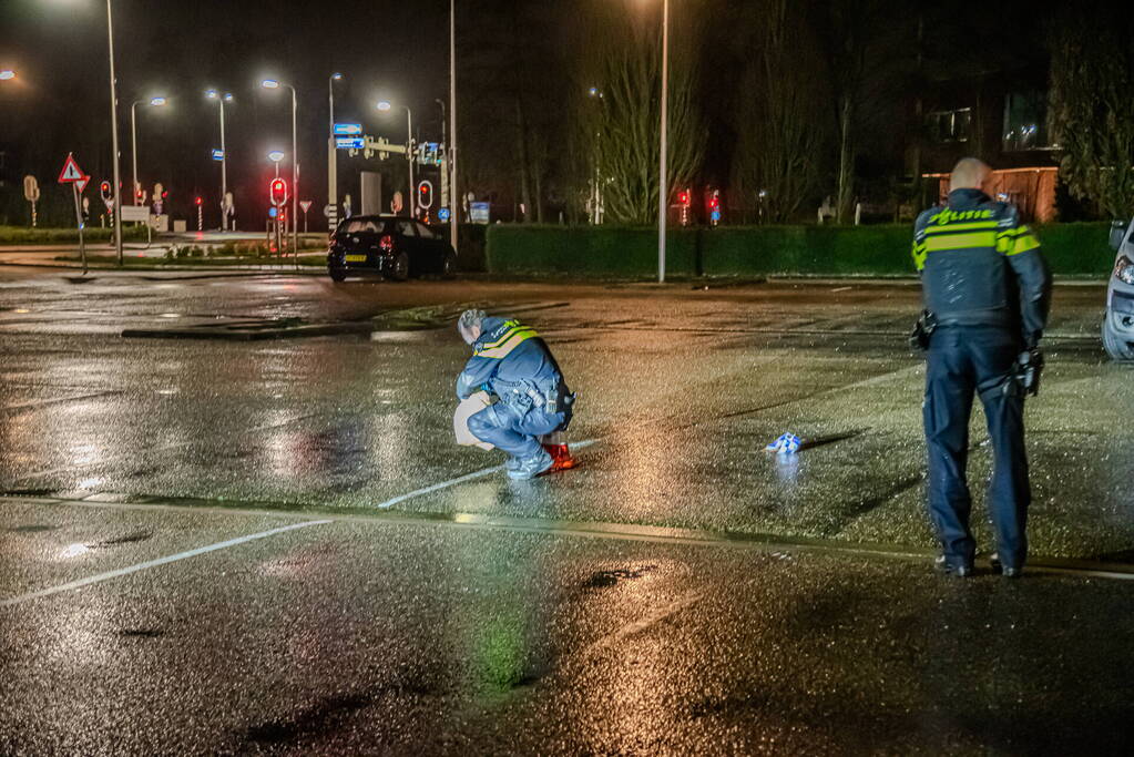 Jongen meldt zich met steekwond bij ouders