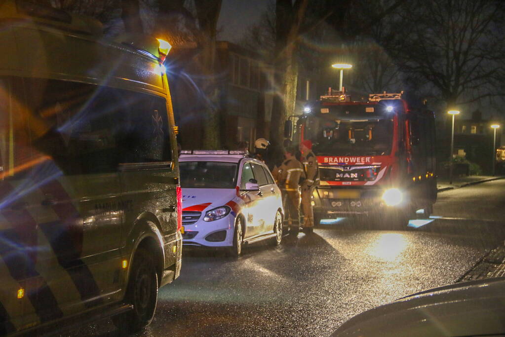 Bewoner en agenten gecontroleerd nadat bewoner onwel geworden is