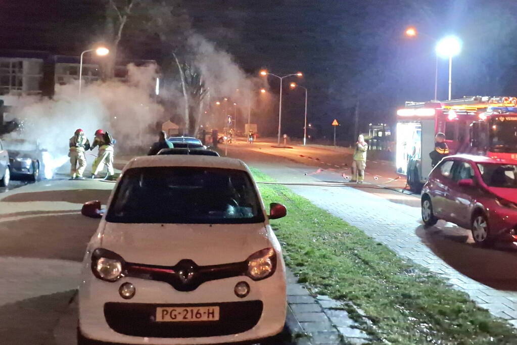 Buitenlandse Audi door brand verwoest