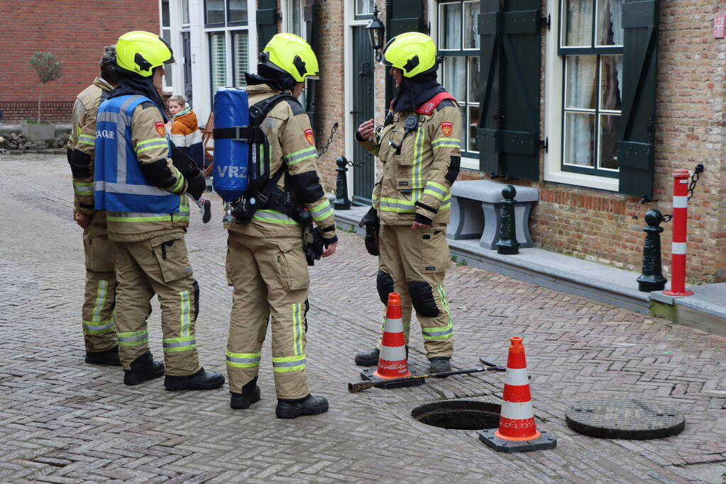 Brandweer verricht metingen naar gaslucht