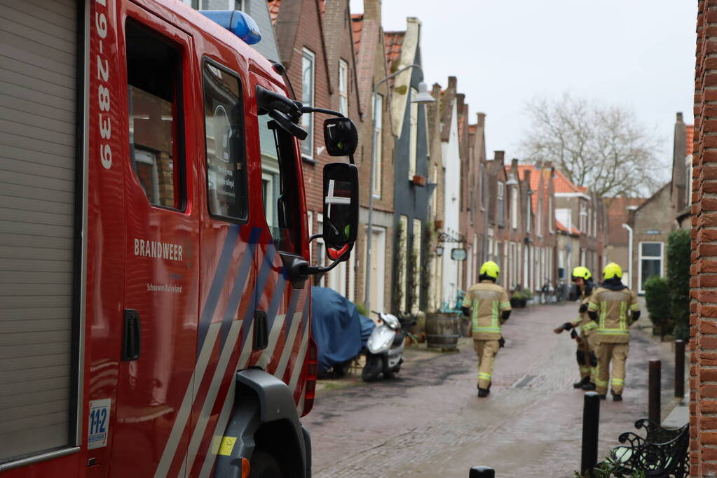 Brandweer verricht metingen naar gaslucht