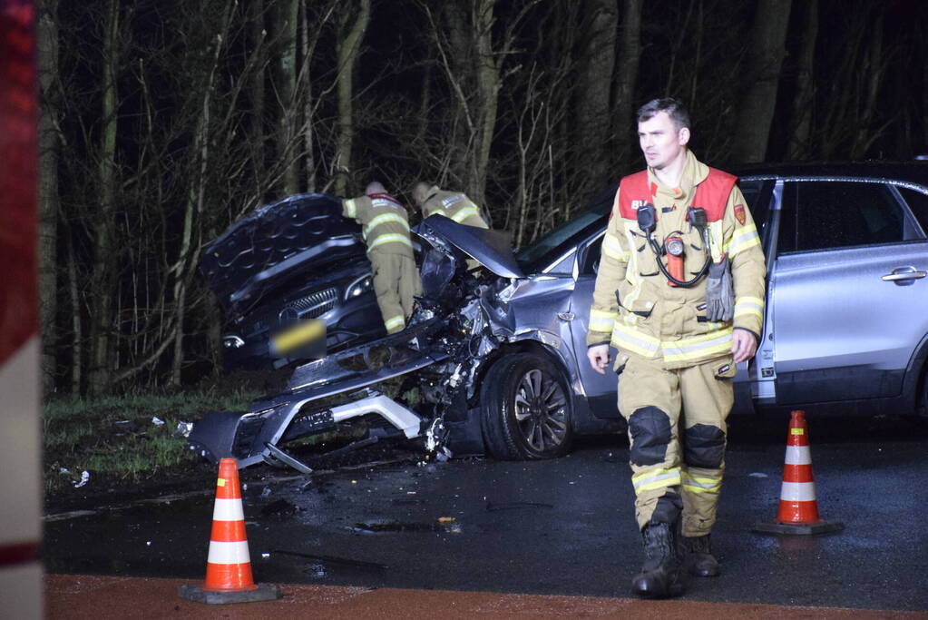 Meerdere auto's betrokken bij dodelijk ongeval op-en afrit A30