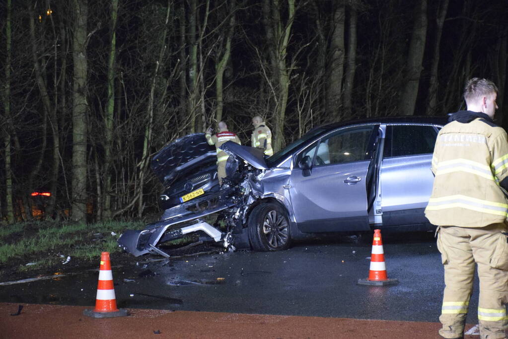 Meerdere auto's betrokken bij dodelijk ongeval op-en afrit A30