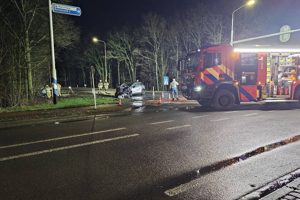 Meerdere auto's betrokken bij dodelijk ongeval op-en afrit A30