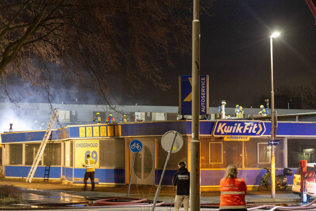 Zeer grote brand in Haarlemse winkel