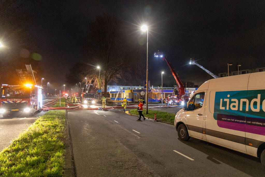 Zeer grote brand in Haarlemse winkel