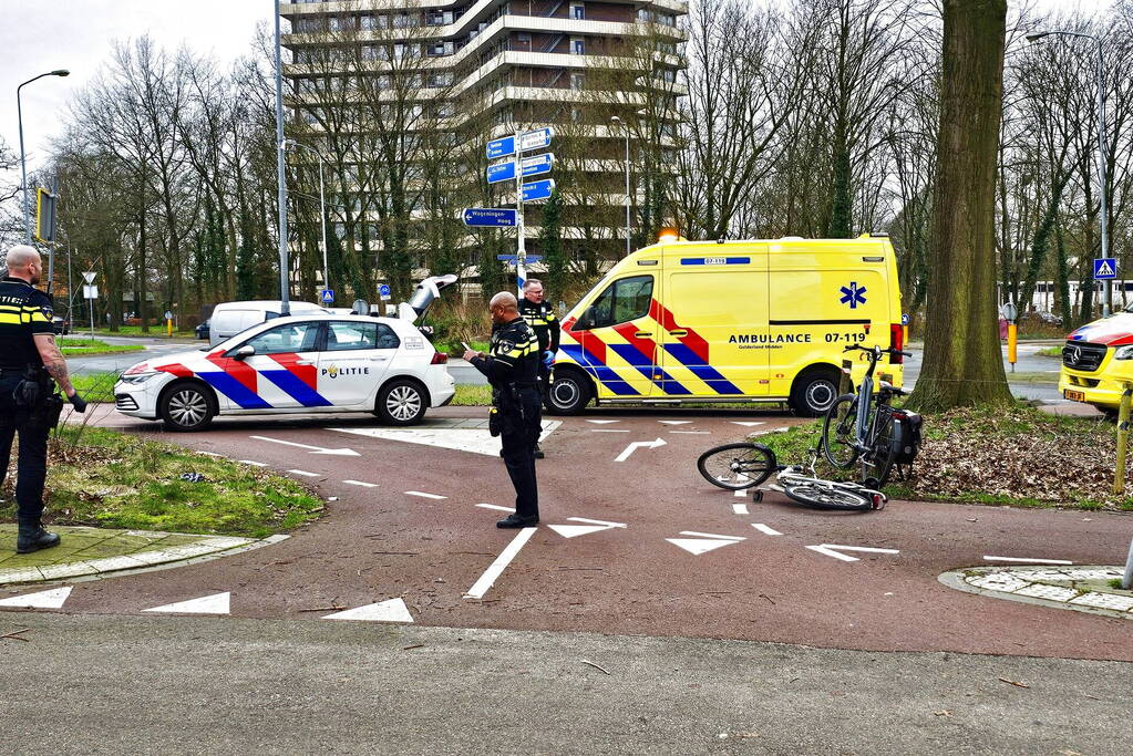 Fietser zwaargewond bij botsing met fietser