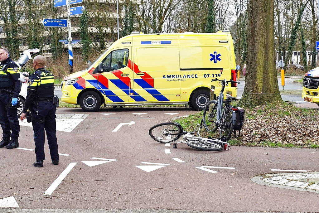 Fietser zwaargewond bij botsing met fietser