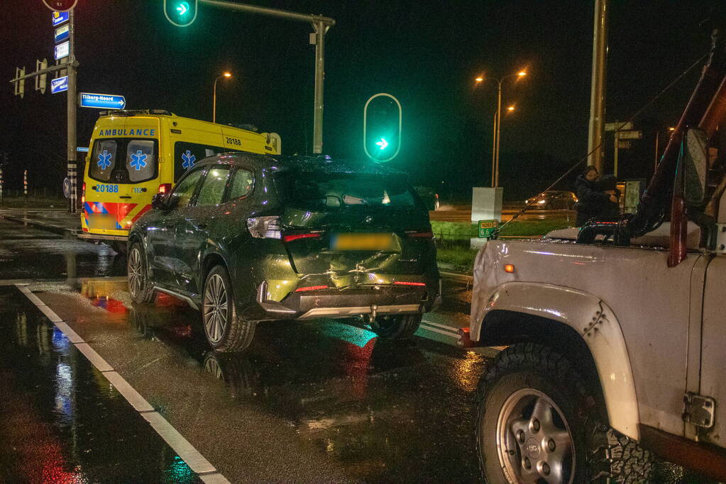 Fikse schade bij kop-staartbotsing voor verkeerslicht