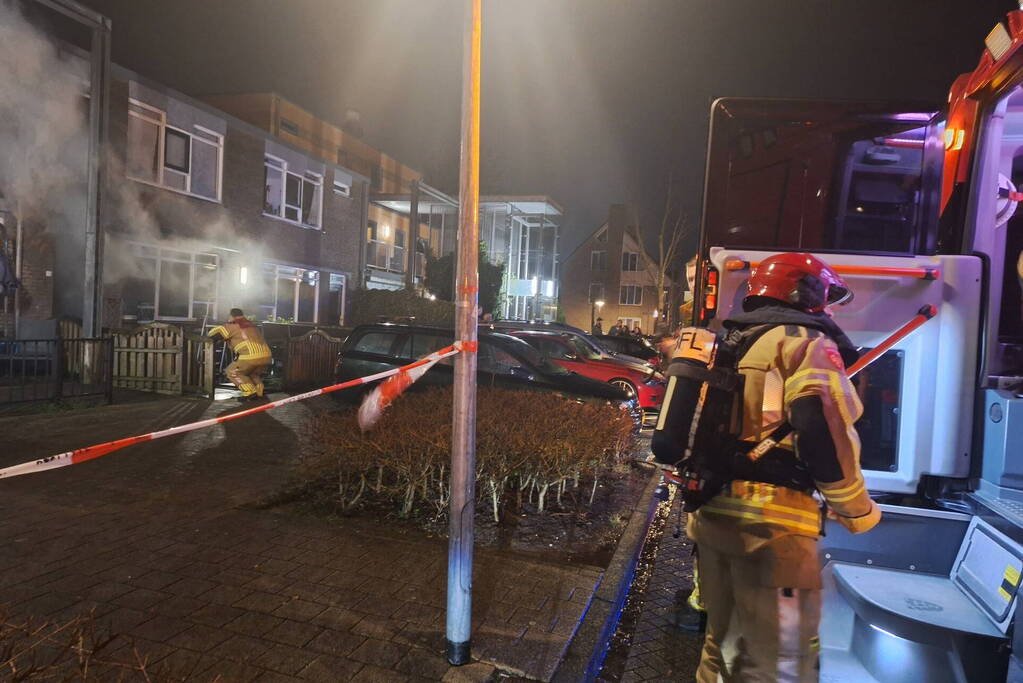 Flinke rookontwikkeling bij brand in woning