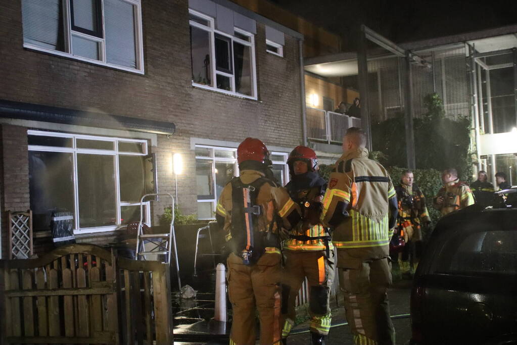 Flinke rookontwikkeling bij brand in woning