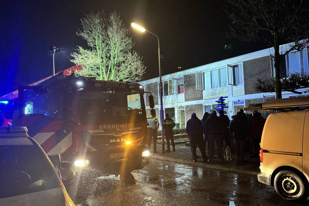 Veel rookontwikkeling bij brand op zolder