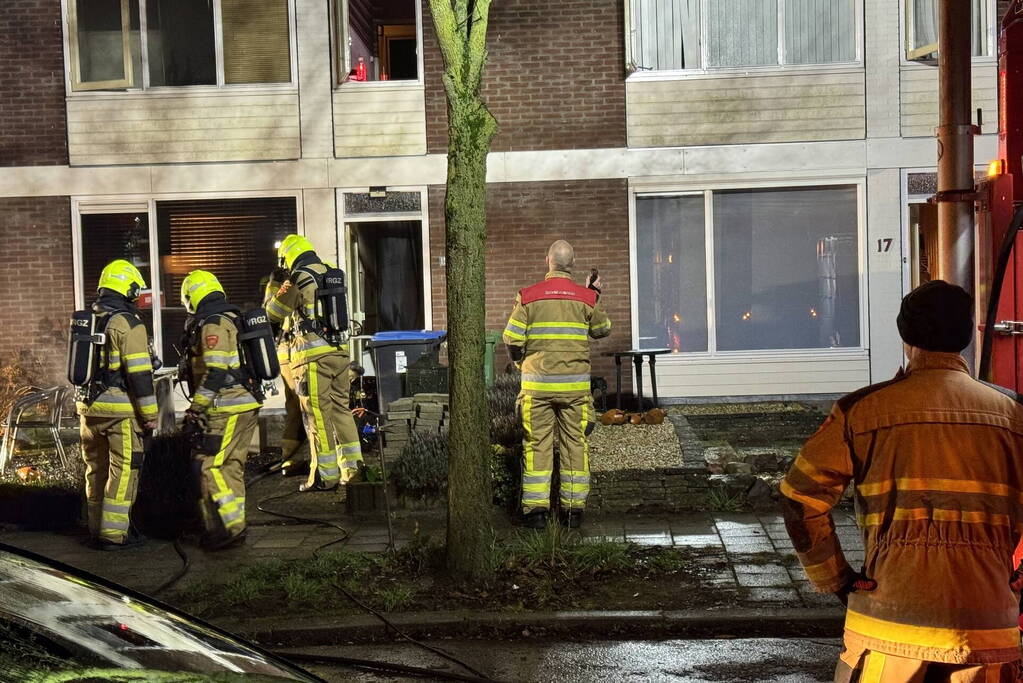 Veel rookontwikkeling bij brand op zolder