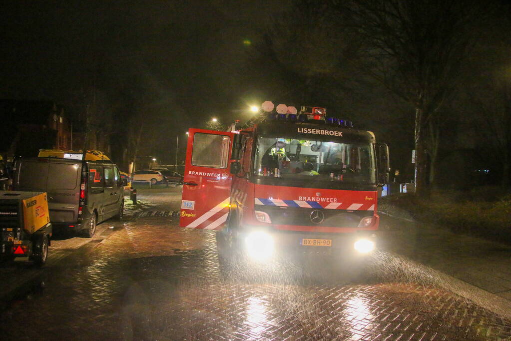 Brandweer breekt deur open bij keukenbrand