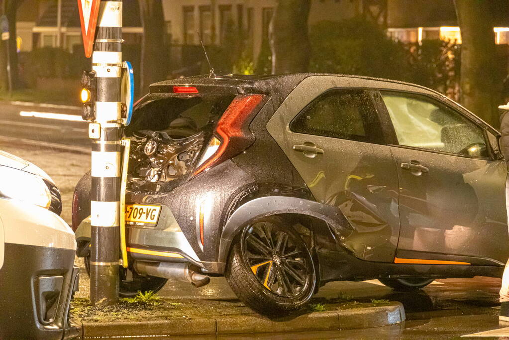 Achterwiel breekt bij verkeersongeval