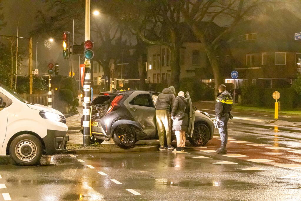 Achterwiel breekt bij verkeersongeval