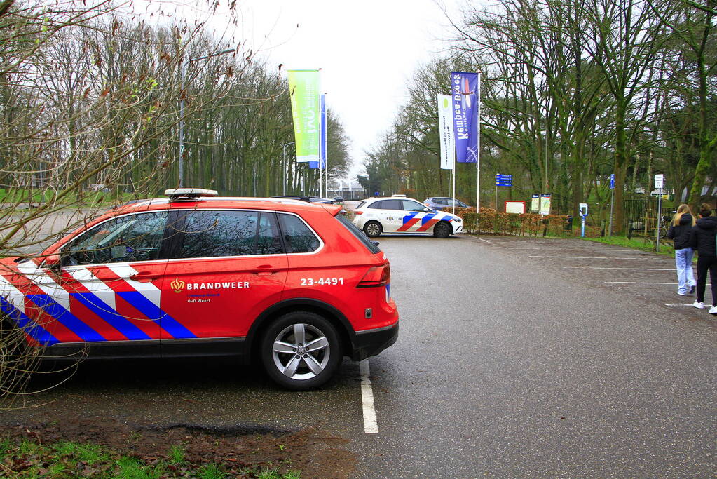 Verdacht materiaal gevonden in bosgebied