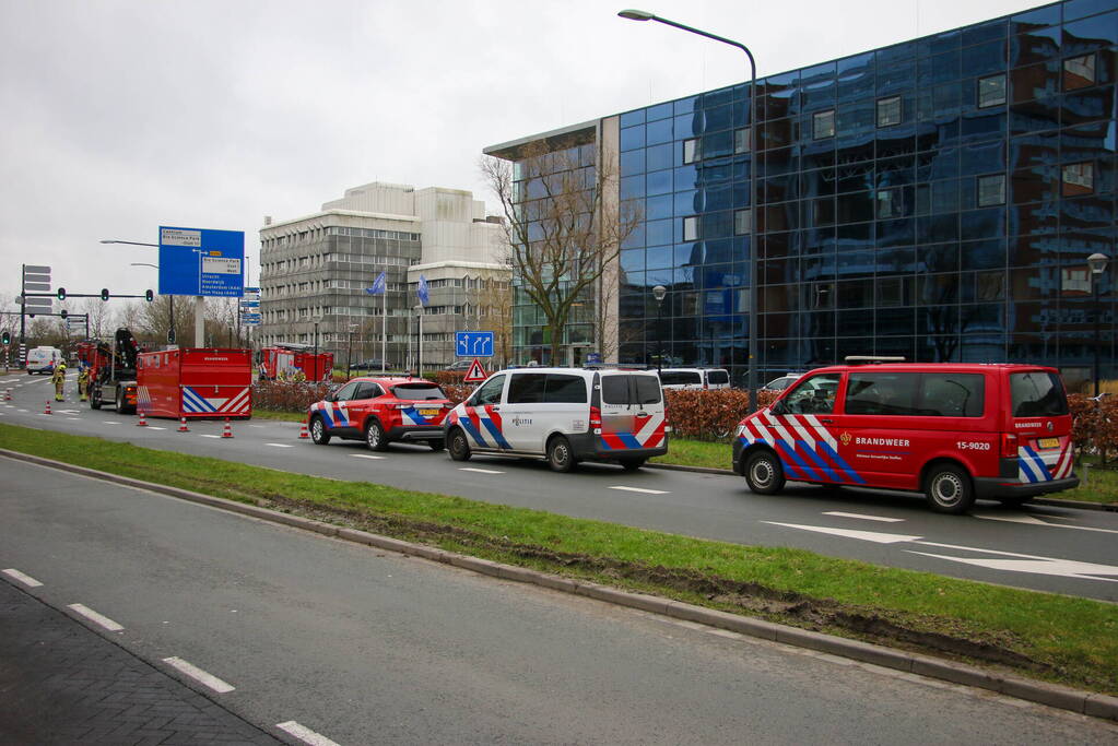 Veel hulpdiensten naar lekkage Universiteit Leiden