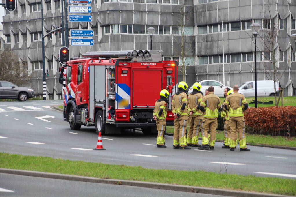 Veel hulpdiensten naar lekkage Universiteit Leiden