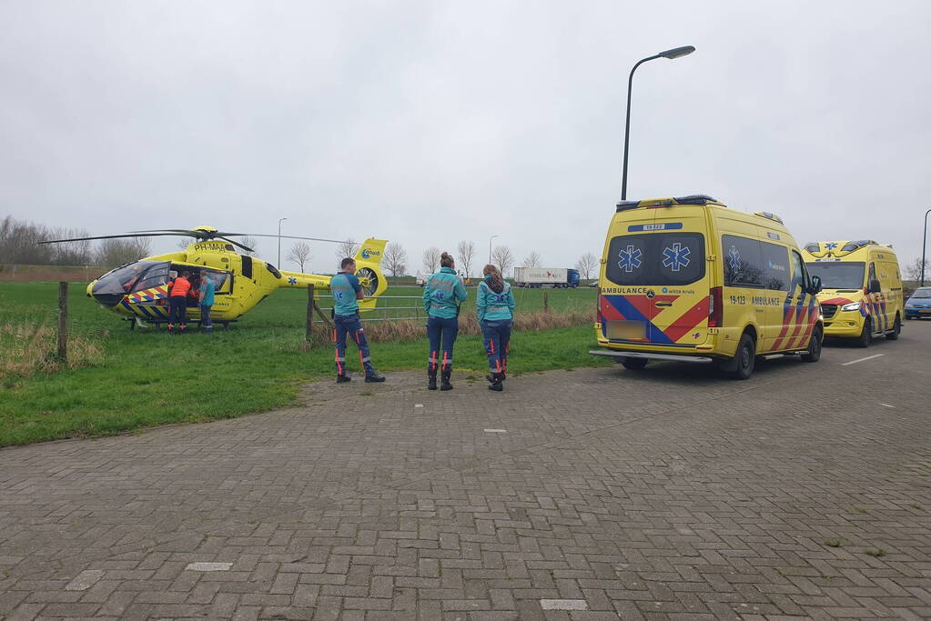 Traumahelikopter landt voor noodsituatie