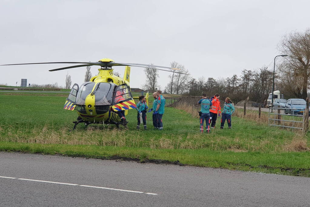 Traumahelikopter landt voor noodsituatie