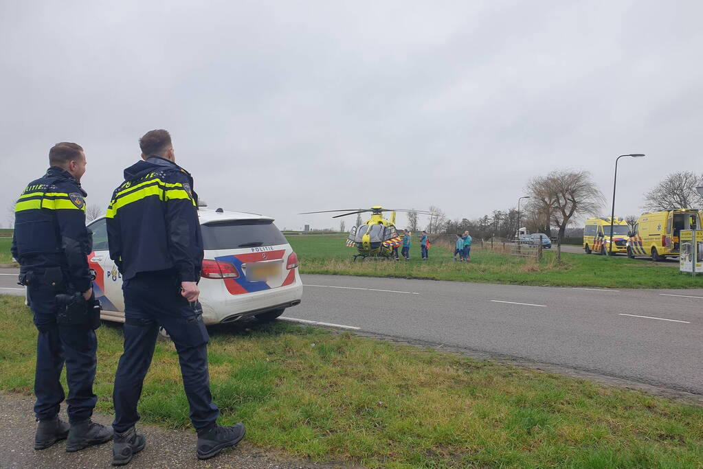 Traumahelikopter landt voor noodsituatie