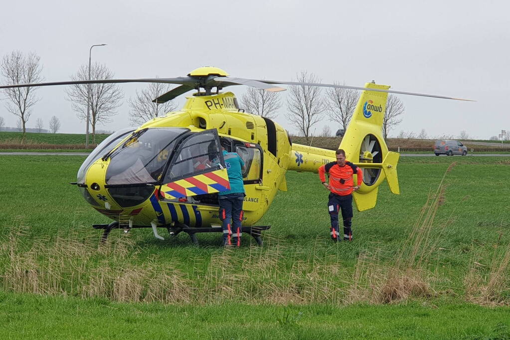 Traumahelikopter landt voor noodsituatie