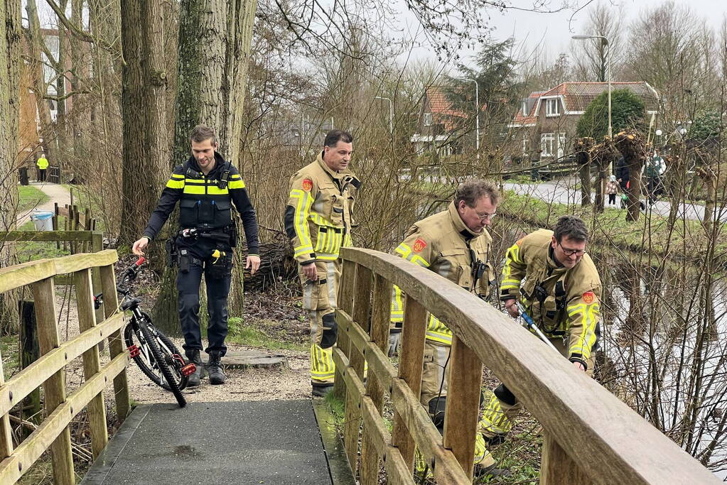 Brandweer ingezet voor voor fietsen in het water