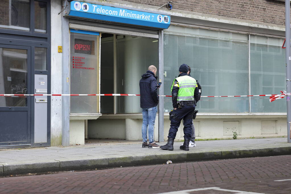 Onderzoek naar aantreffen onbekende stof in leegstaande winkel