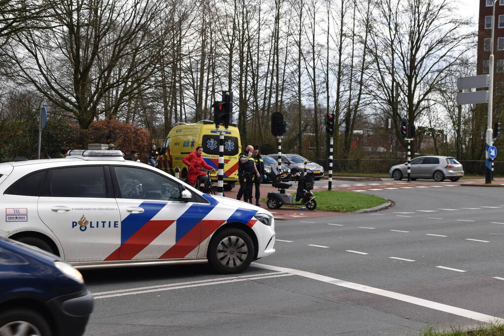 Persoon gewond na val met scootmobiel