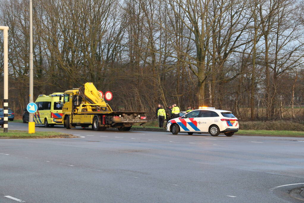 Automobilist gewond bij botsing met vrachtwagen