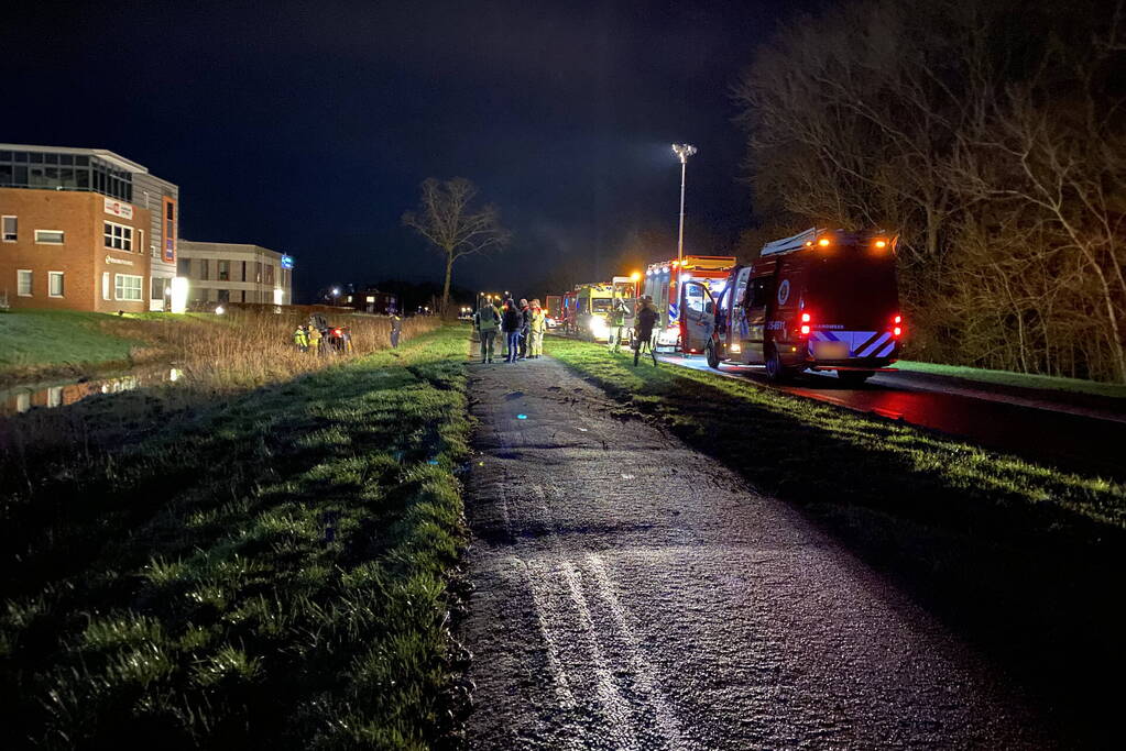 Automobilist raakt van de weg