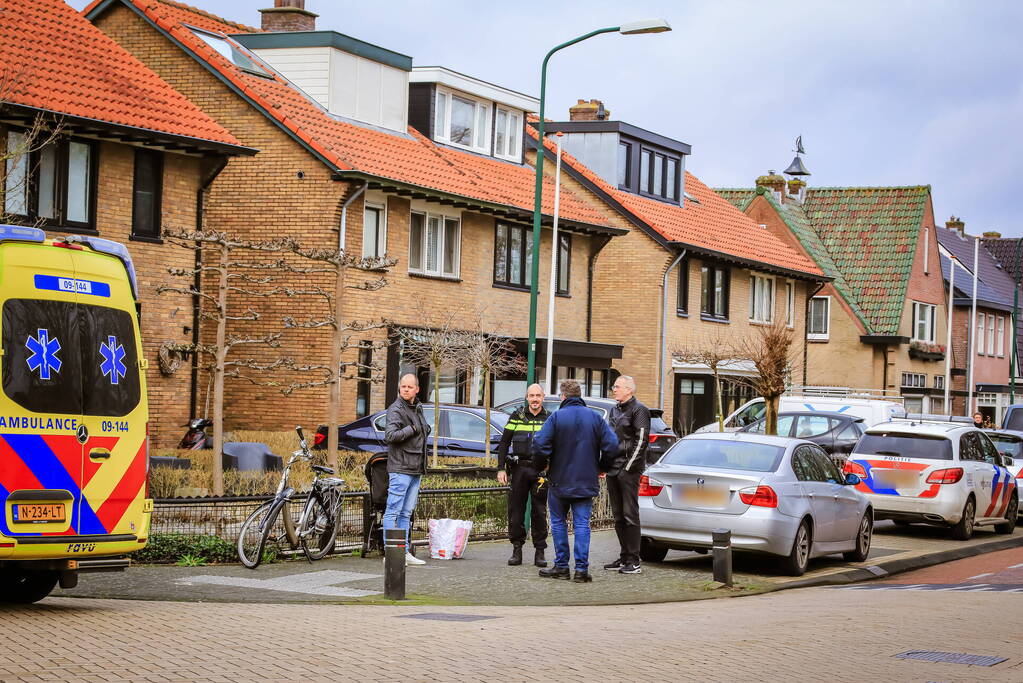 Auto en fietser botsen