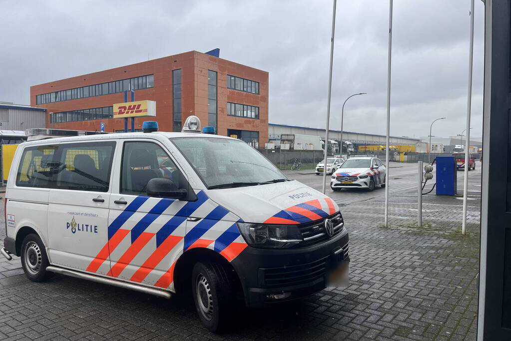 Grondstoffen voor de drugsproductie aangetroffen in bedrijfspand